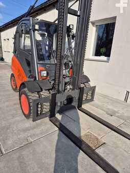 LPG heftrucks 2010 Linde H40T-01 (2)