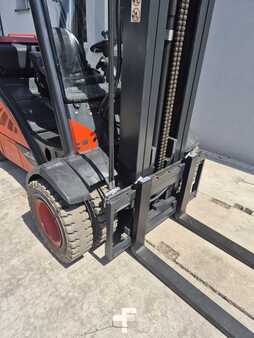 Wózki gazowe 2015  Linde H35T-02  (3)