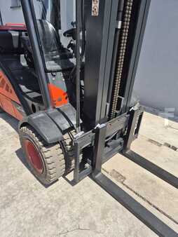 LPG heftrucks 2015 Linde H35T-02 (3)