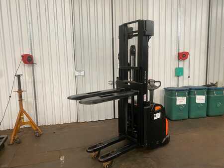 Pallet Stackers 2016  BT SWE160L (5) 