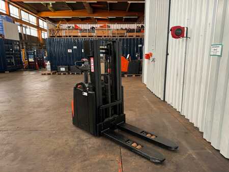 Pallet Stackers 2018  Toyota SWE160L (6) 
