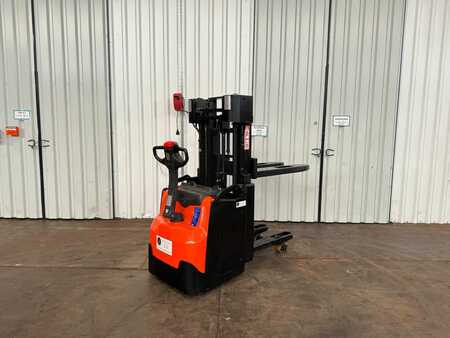 Pallet Stackers 2018  Toyota SWE160L (2) 
