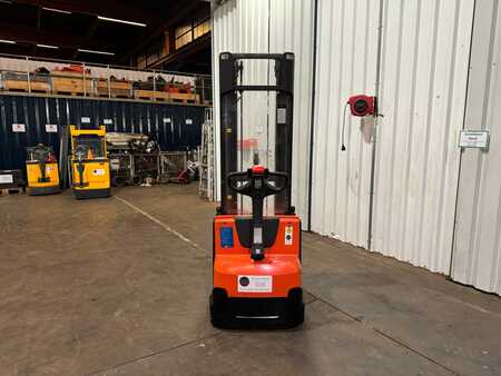 Pallet Stackers 2014  Toyota SWE140L (9) 