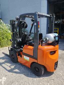 Propane Forklifts 2005  Nissan PD01A18PQ (5)