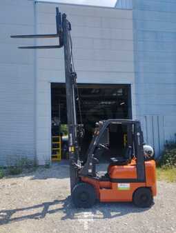 Propane Forklifts 2005  Nissan PD01A18PQ (6)