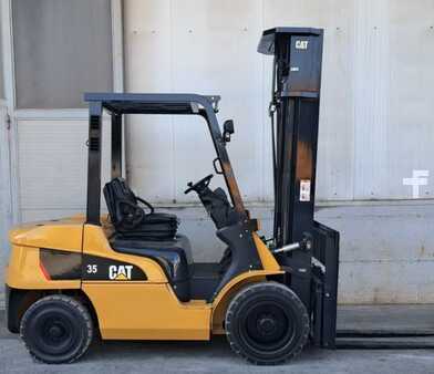 Dieseltrukki 2018  CAT Lift Trucks Non spécifié (1)