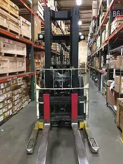Reach Trucks 2006  Yale NDR030 (1)