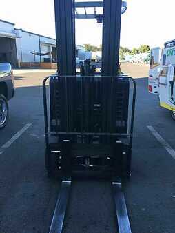 Stackers stand-on 2016  Nissan SCX35N (3)