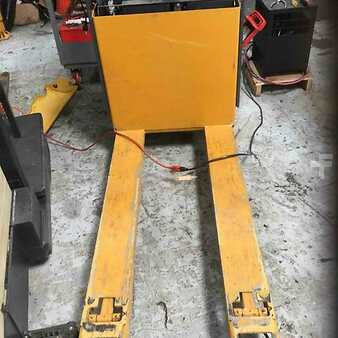 Miscelaneo 2008  CAT Lift Trucks WP4500 (1)