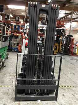 Propane Forklifts 2019  Nissan CFS65LP (3)