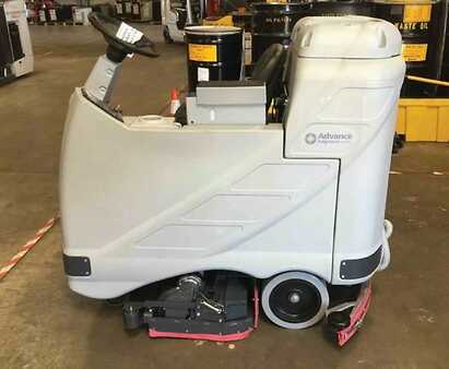-- others -- ADVANCE FORKLIFT 3820C