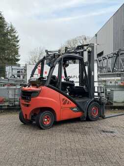 LPG Forklifts 2016  Linde H30T-02 (1)