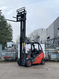 Propane Forklifts 2016  Linde H30T-02 (5)