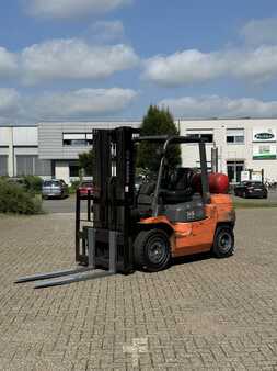 Propane Forklifts 2003  Toyota 02-7FG35 (2)