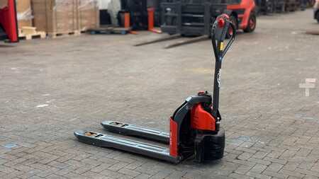 Electric Pallet Jacks 2020  Linde MT12 (2)