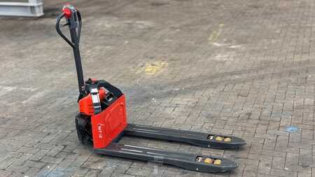 Electric Pallet Jacks 2020  Linde MT12 (4)