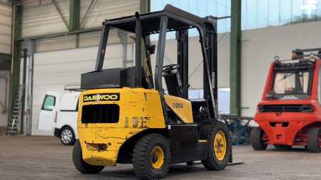 Diesel Forklifts 1998  Daewoo D25S (3)