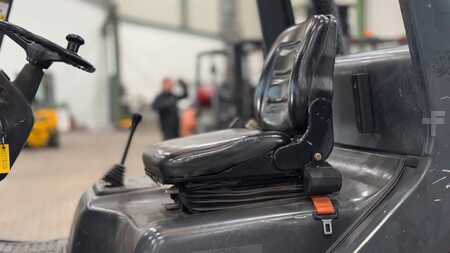 Diesel Forklifts 1990  Linde H40D (9)