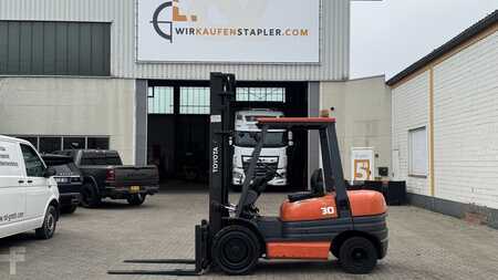 Dieselstapler 1995  Toyota 02-6FDF30 (1)