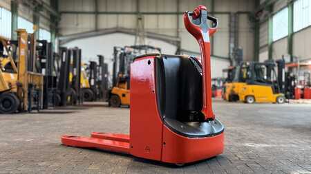 Porta-paletes elétrico 2019  Linde T18 (1)
