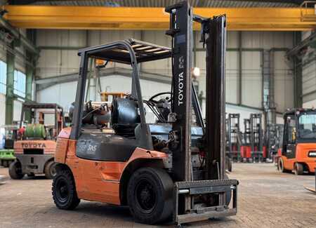 Treibgasstapler 2003  Toyota 42-7FGF25 (2)