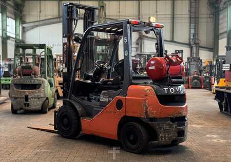 Treibgasstapler 2009  Toyota 02-8FGF25 (1)