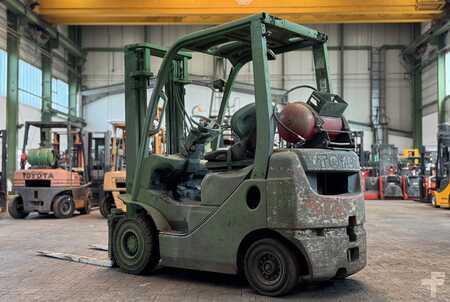 Treibgasstapler 2012  Toyota 02-8FGF18 (1)