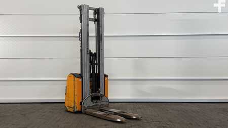 Hochhubwagen 2011  Still EGV14 (6)