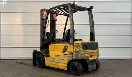 Elektryczne 4-kołowe - Jungheinrich EFG430 (1)