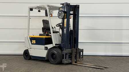 Sähkö - 4 pyör 1994 Komatsu FB25H-1E (2)