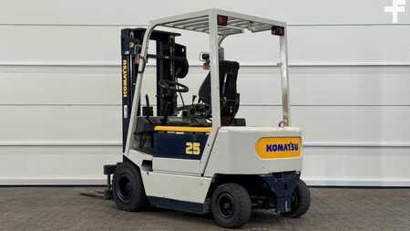 Sähkö - 4 pyör 1994 Komatsu FB25H-1E (3)