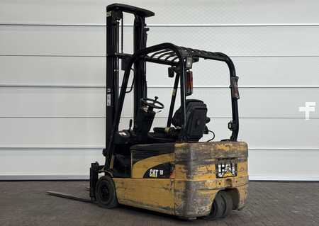 Elektryczne 3-kołowe 2007 CAT Lift Trucks EP18NT (1)
