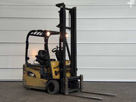 Eléctrica de 3 ruedas 2007  CAT Lift Trucks EP18NT (2)