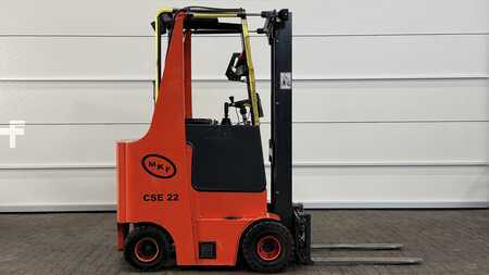 Empilhador compacto 2010  MKF CS22E (3)