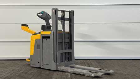 Tukipyörätrukki 2016  Jungheinrich ERD22KP (2)