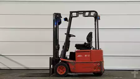 Elektromos 4 kerekű - Linde E12 (1)