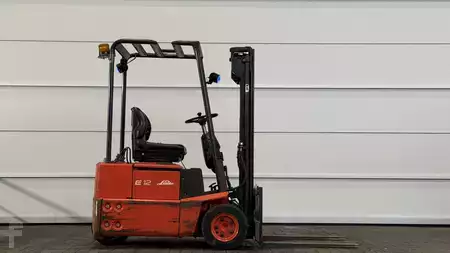 Elektromos 4 kerekű - Linde E12 (2)