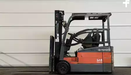 Chariots électriques à 3 roues 2003  Toyota 7FBEF16 (1)