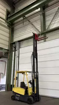 Chariots électriques à 4 roues 2011  Hyster J2.0XN LWB (4)