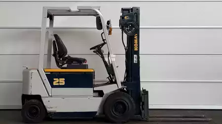 Eléctrica de 4 ruedas 1994  Komatsu FB25H-1E (2)