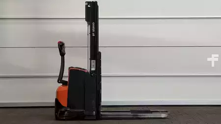 Stacker pedestre 2015  BT SWE120 (2)