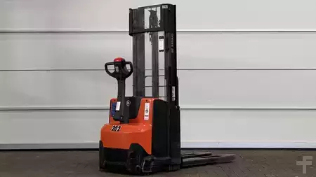 Stacker pedestre 2015  BT SWE120 (3)