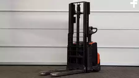 Stacker pedestre 2015  BT SWE120 (4)