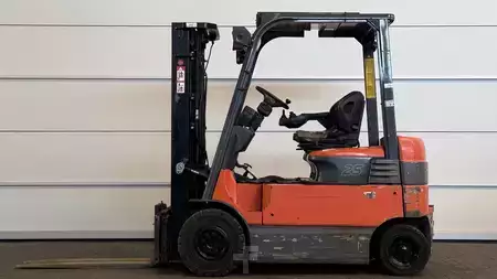 Elektro čtyřkolový VZV 2006  Toyota 7FBMF25 (1)