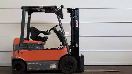 Elektro čtyřkolový VZV 2006  Toyota 7FBMF25 (2)