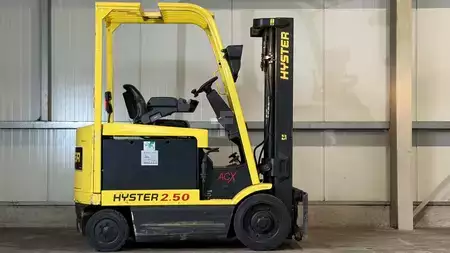 Carrelli elettrici 4 ruote 2008  Hyster E2.50XM-847 (2)