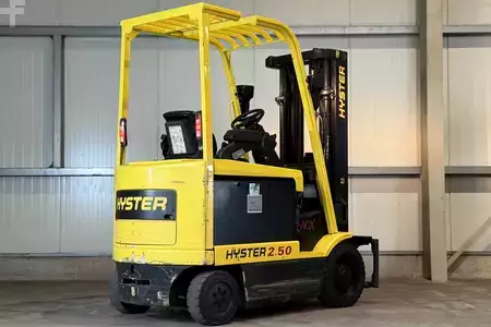 Carrelli elettrici 4 ruote 2008  Hyster E2.50XM-847 (3)