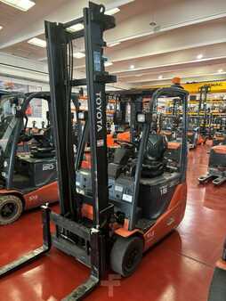 Elektro tříkolové VZV 2010  Toyota 8FBEKT16 (1)