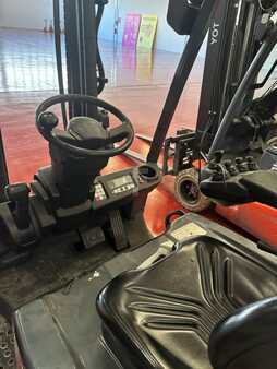 Elektro tříkolové VZV 2010  Toyota 8FBEKT16 (2)