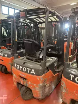 Elektro 3 Rad 2021  Toyota 8FBEK18T (2)